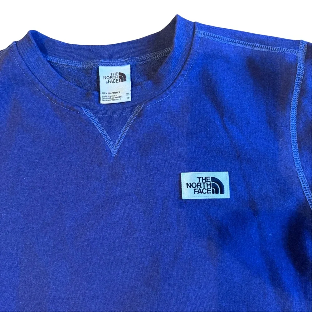 The North Face Sweatshirt Mens XS Purple Crewneck Fleece Pullover Logo Patch